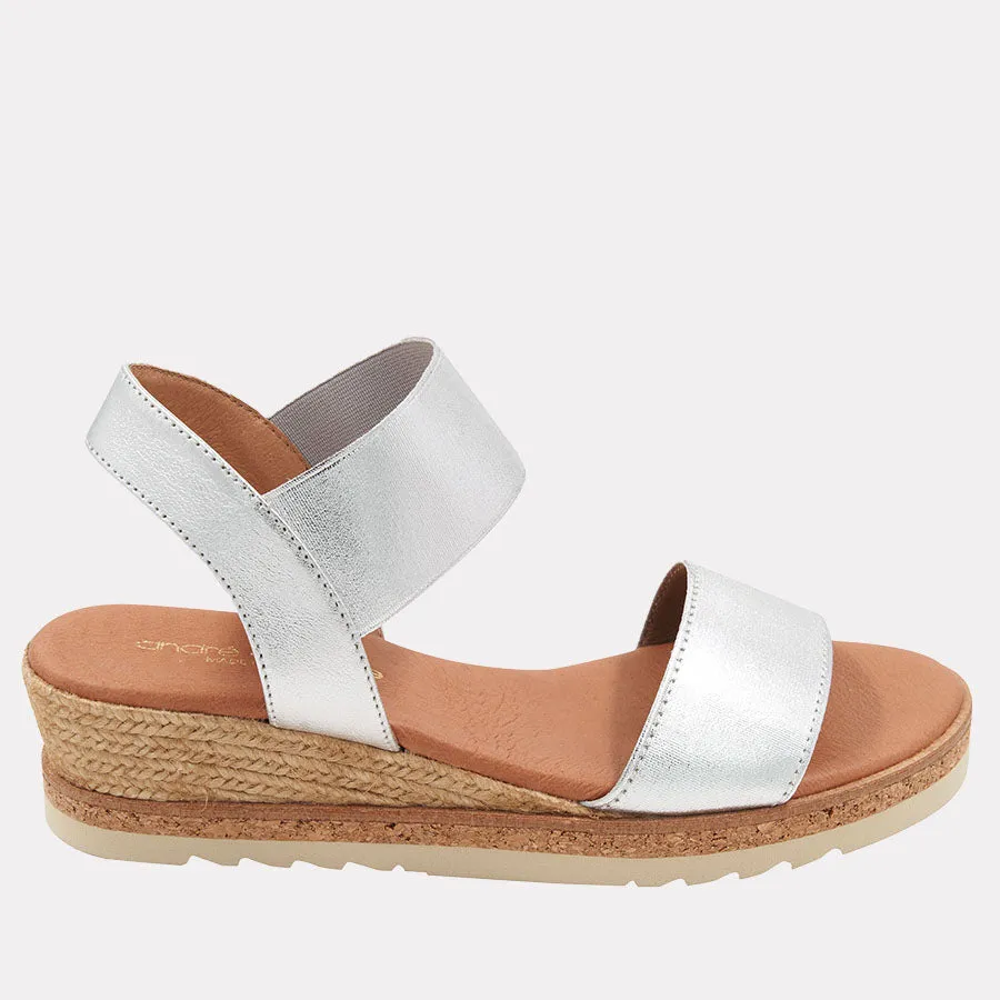 Neveah Metallic Wedge