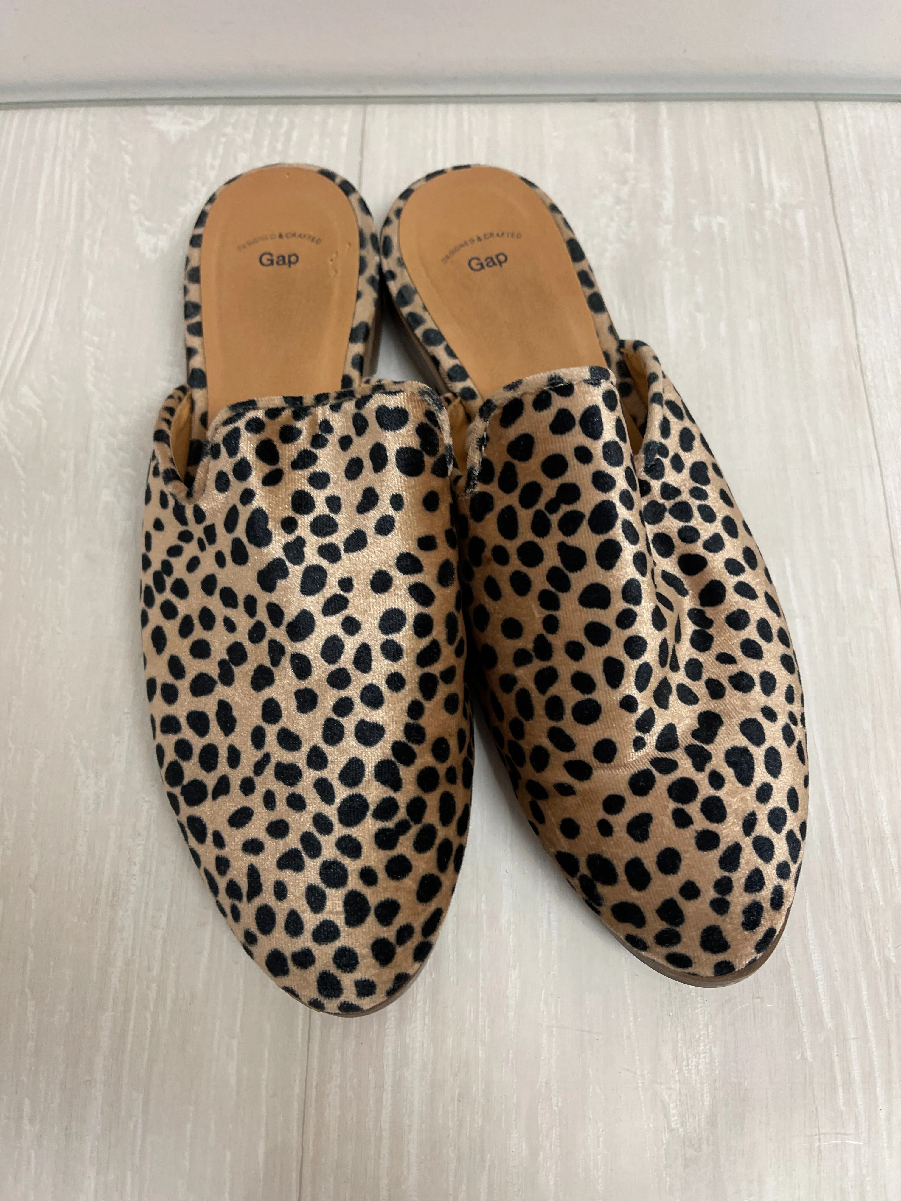 Shoes Flats By Gap In Animal Print, Size: 8