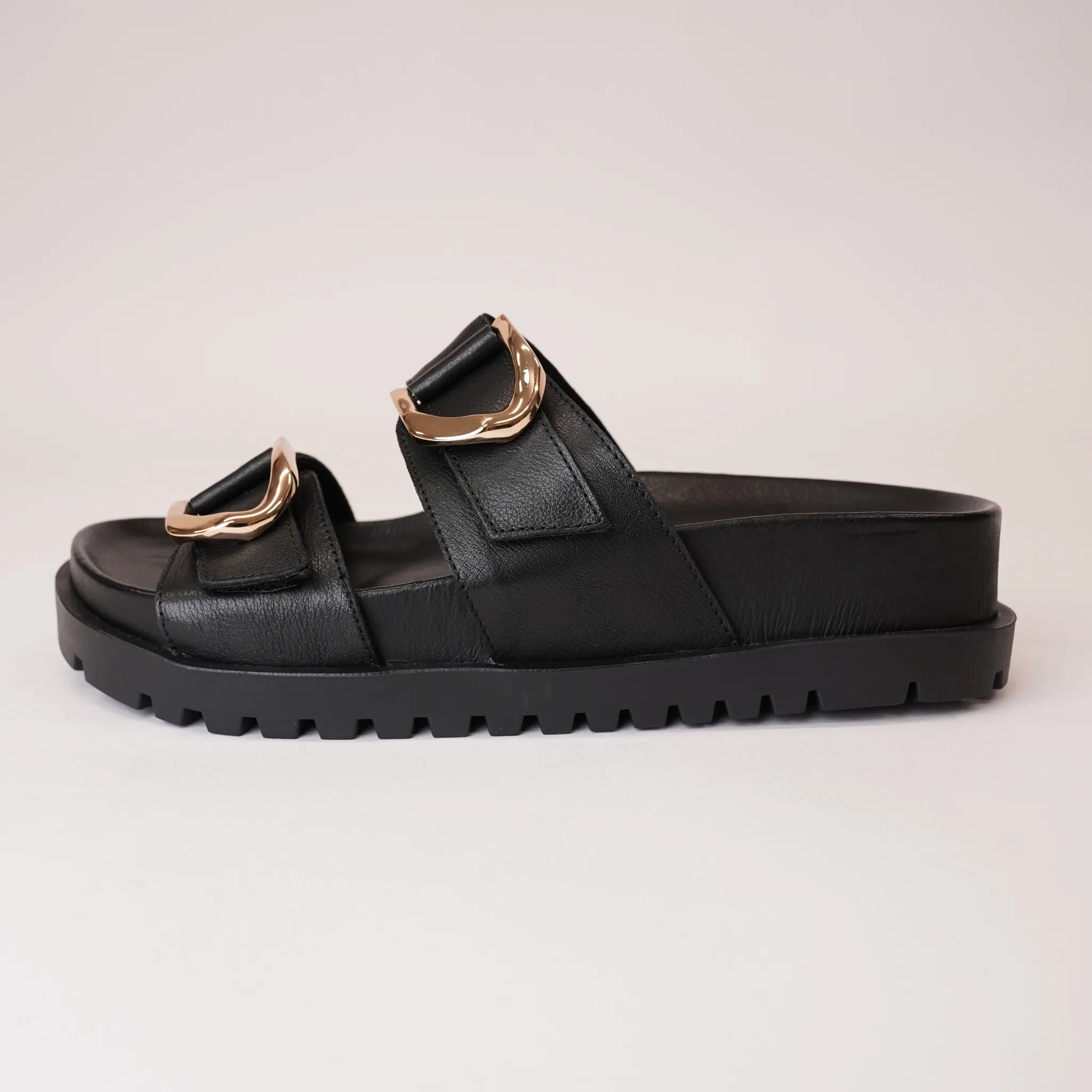 Ullana Black Leather Slides