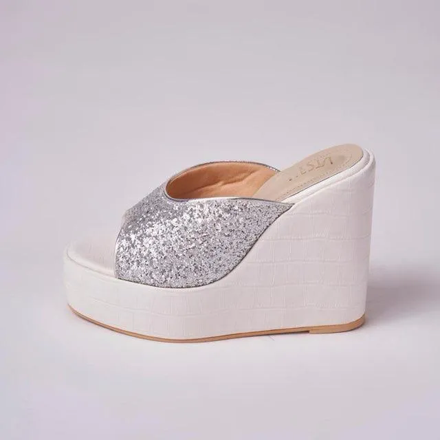 Wed in Wedge (Silver and white )