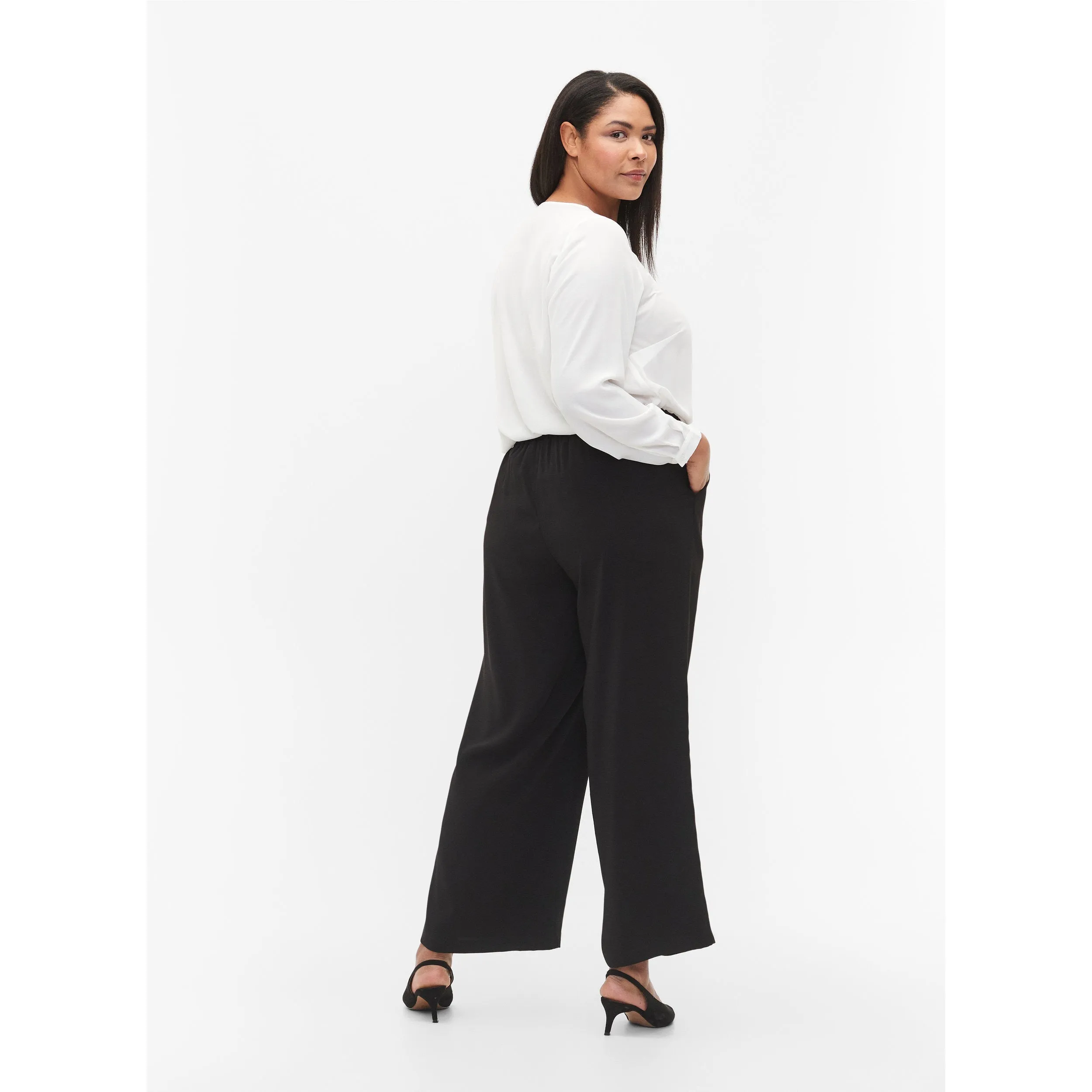 Zizzi Wide Leg Pant in Black